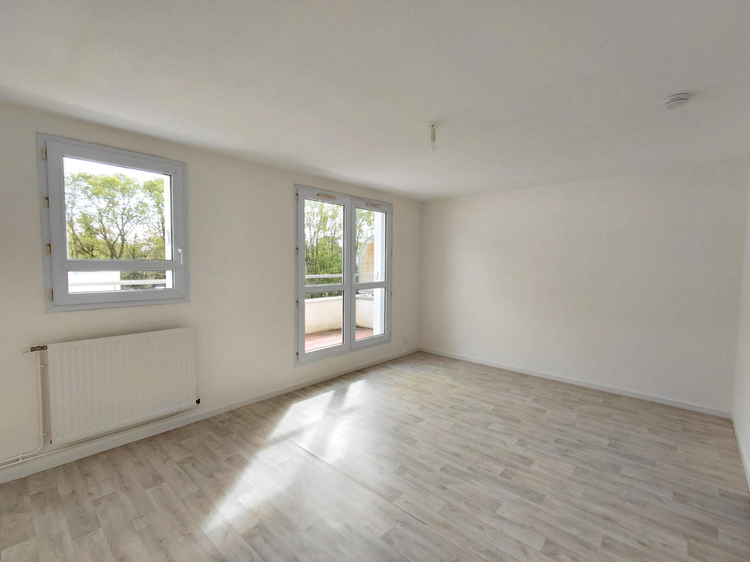 LES MINIMES - 24 RUE JEAN EFFEL - LA ROCHELLE - APPARTEMENT LOGT 10 - T3 - 1er ETAGE