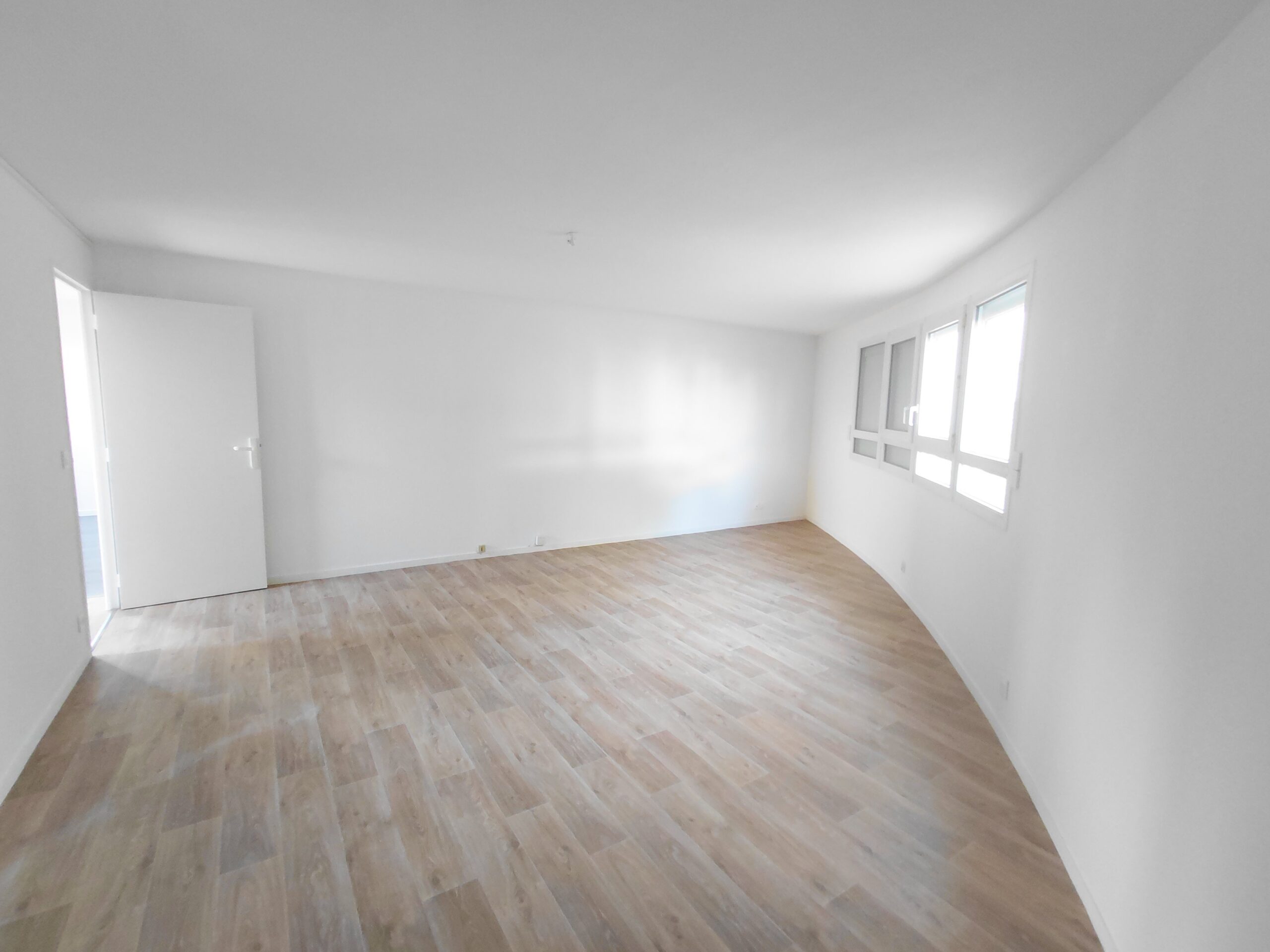 LES MINIMES - 16 RUE JEAN EFFEL - LA ROCHELLE - APPARTEMENT LOGT 4 - T2 - RDC